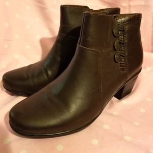 Clarks collection ankle boots